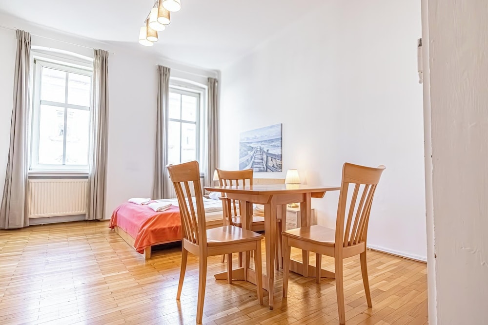 Affordable 2BR Apt Long Stay Stadthalle