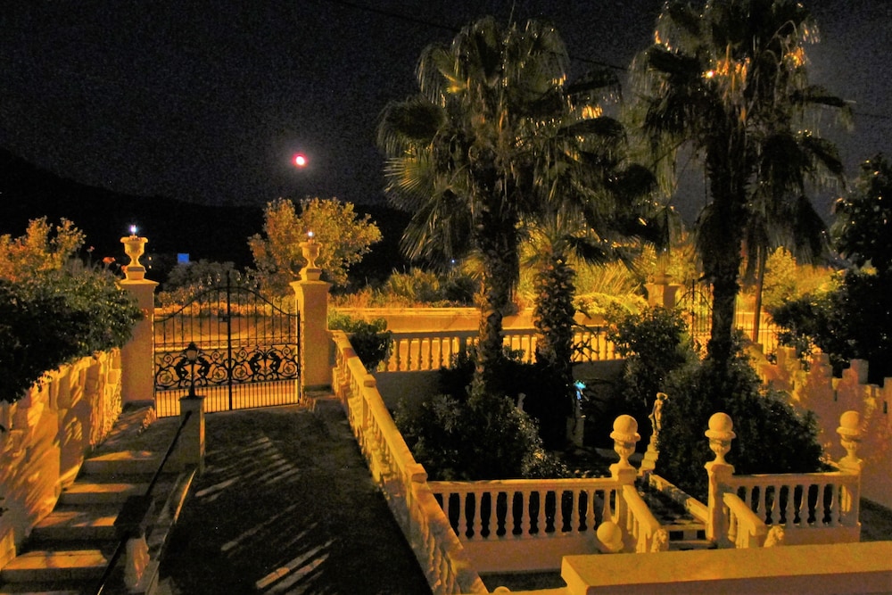Castellino Studios