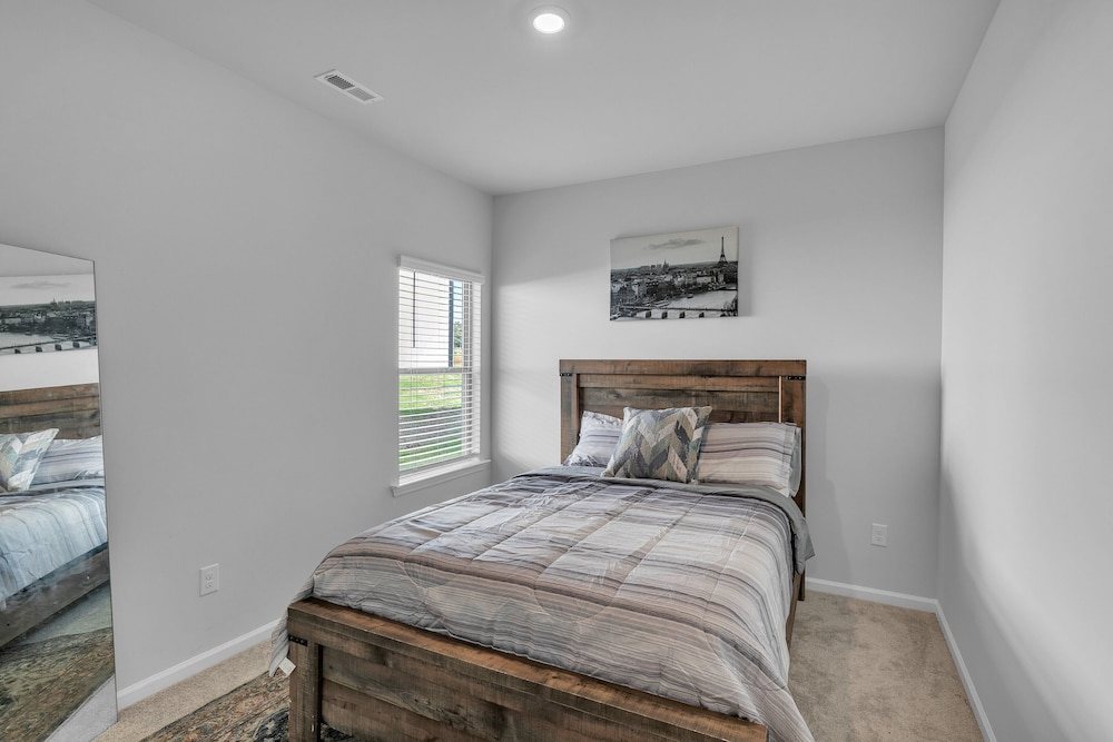 Modern Nest - Huntsville Hideaway 3 Bedroom Home