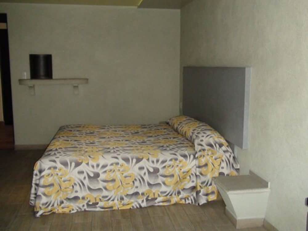 Hotel & Villas 7