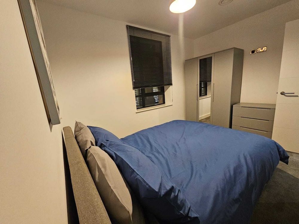 Birmingham City Centre - Modern 1 Bedroom Flat view 3