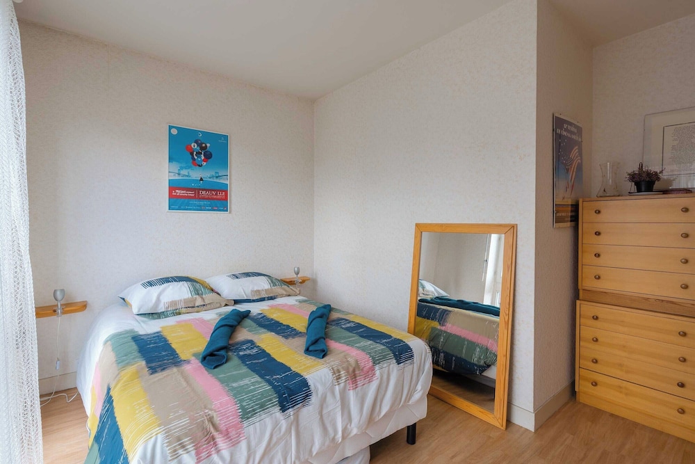 Charm 2 Rooms With Parking in Heart of Deauville view 4