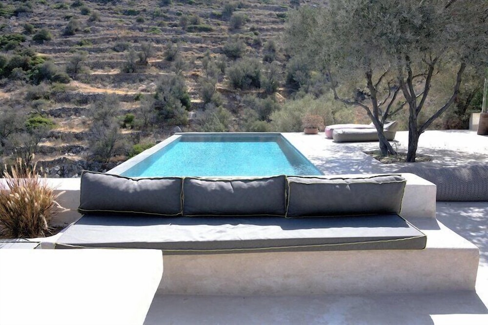 Villa Pegasus - Allparos Villas for 4-6