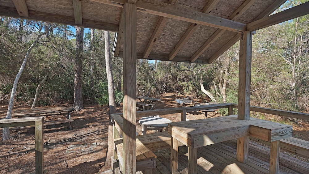 2br/2.5ba, Pool, Tennis, Beach Access!