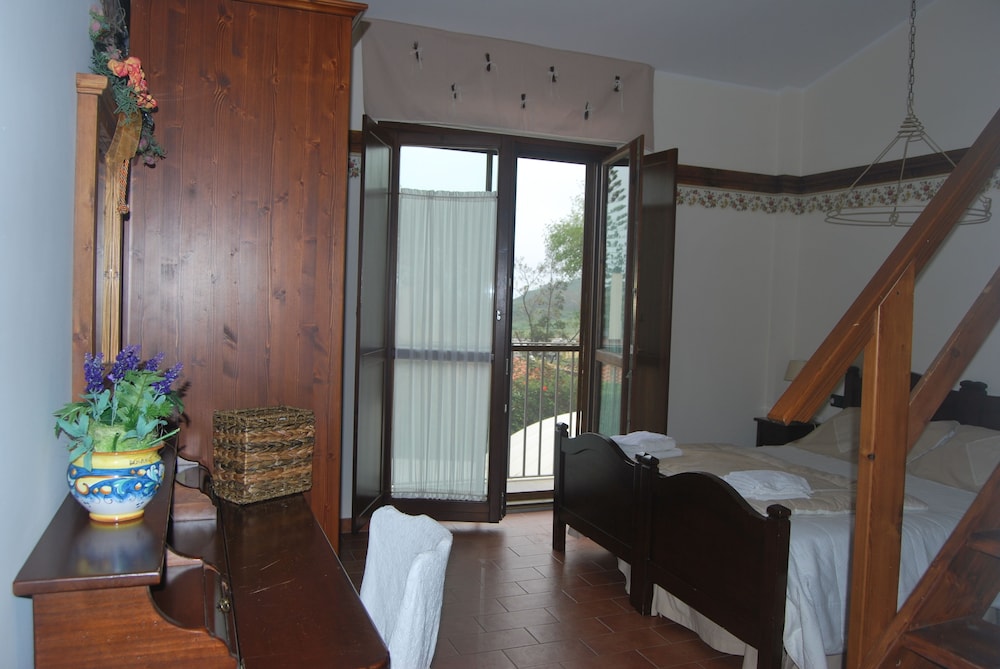 Agriturismo Borgo Santa Rosa