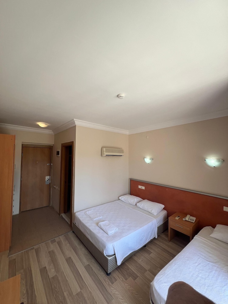 Rivador Hotel