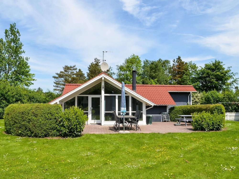 6 Person Holiday Home in Oksbol