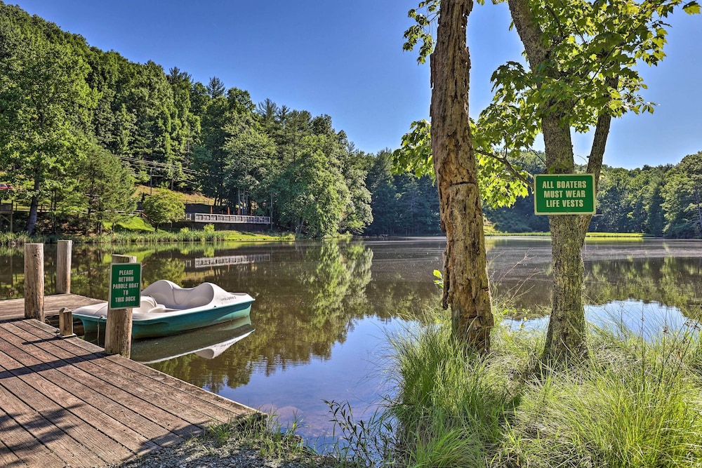 Deck & Game Room! Lakefront Blue Ridge Mtn Gem