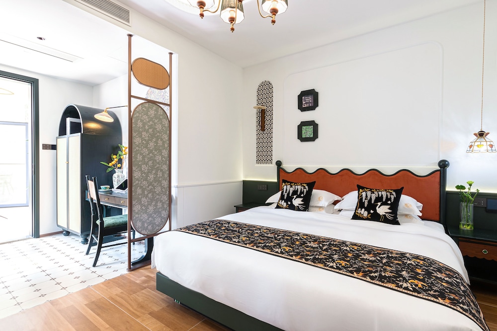Vishan Garden Trendy Hostel
