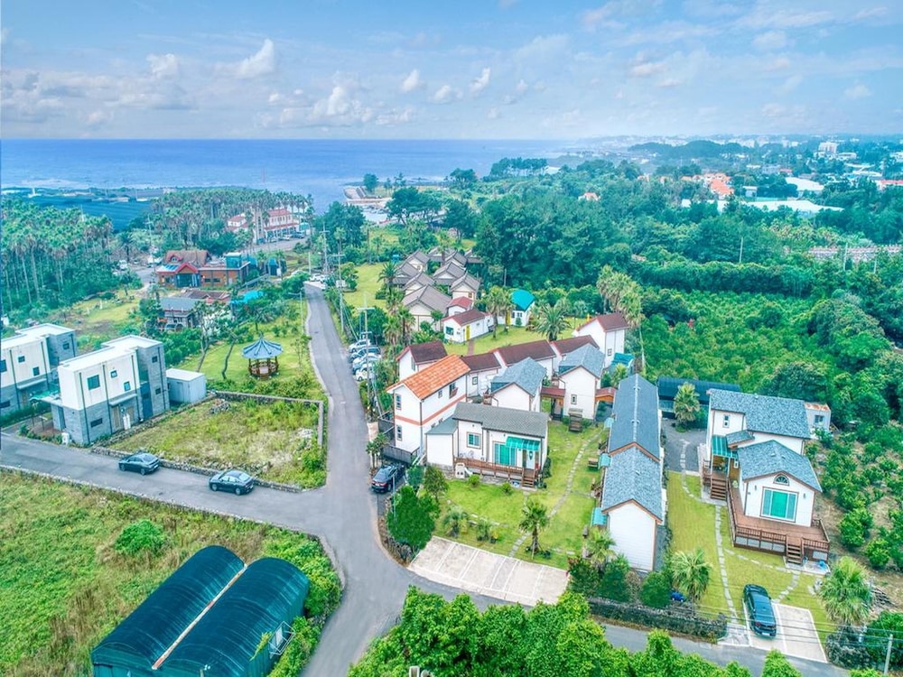 Jeju Kkumkkuneun Jeju Pension view 2