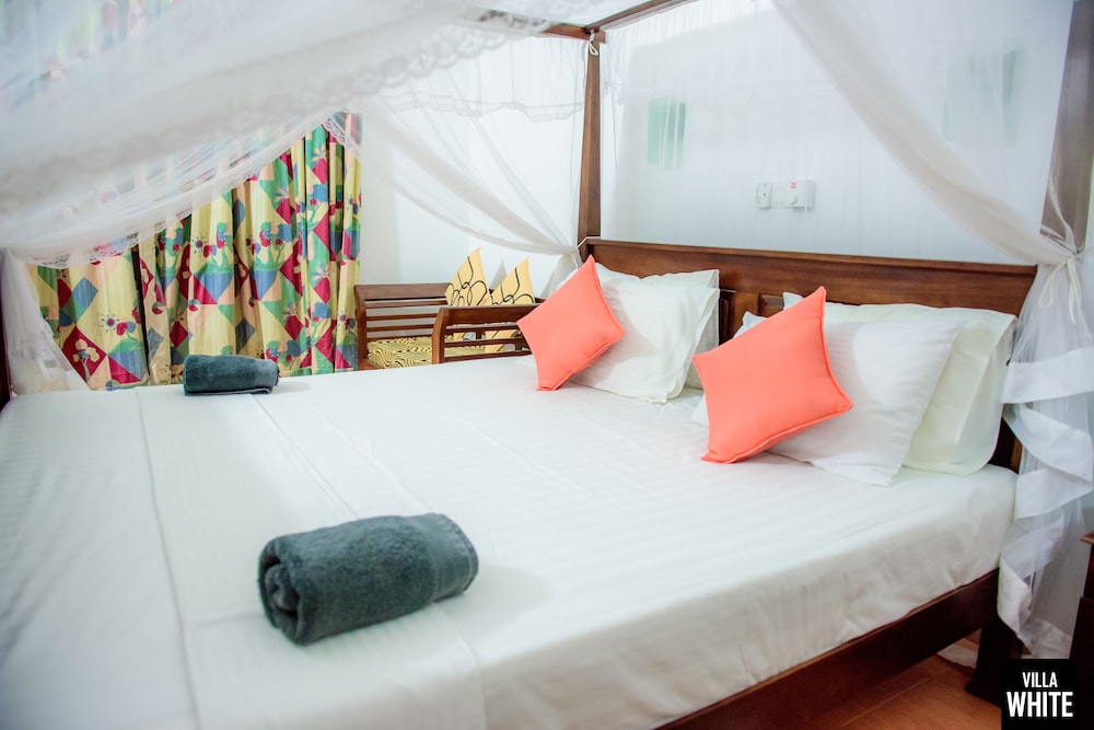 Villa White view 4