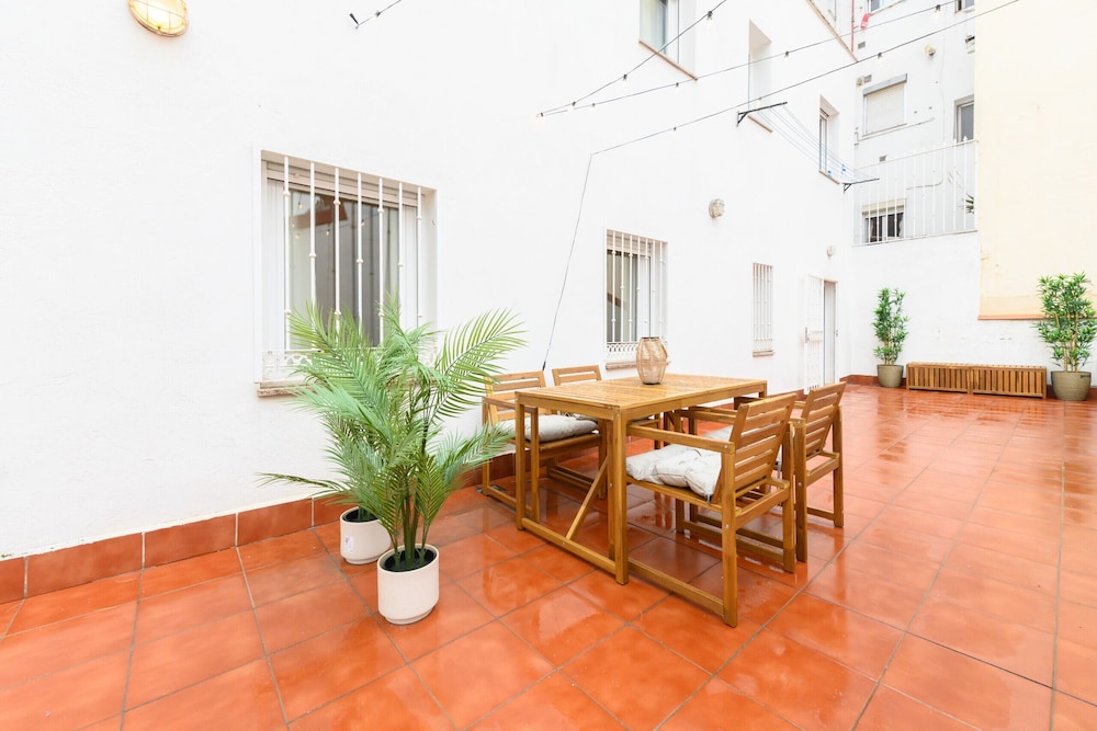 M Mal71a Moderno Piso de 2 Dormitorios con Terra