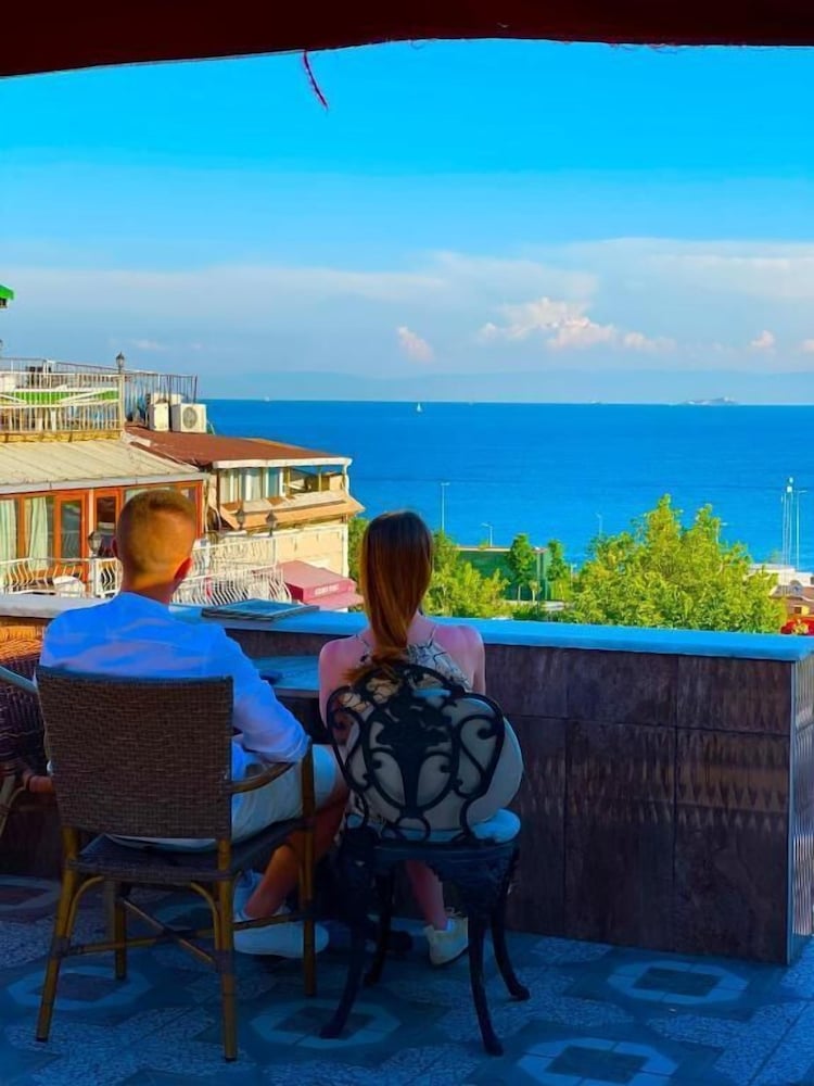 Rose Bouquets Otel - Image 32