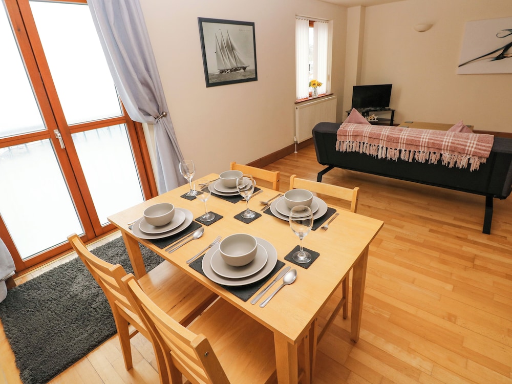 15 Sovereign House