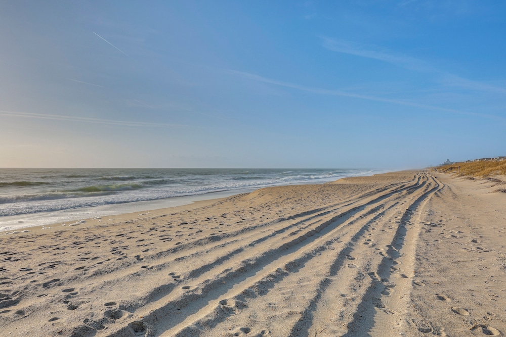 Balcony w/ Ocean Views: Carolina Beach Condo!