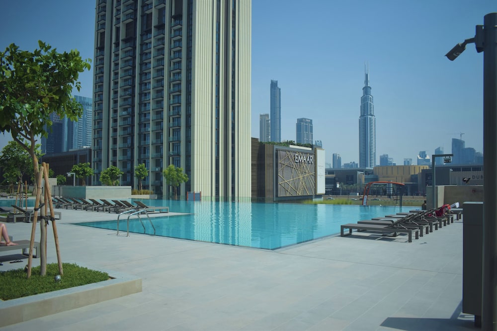 Lavish 2BR in Downtown Views Close to Dubai Mall Burj Khalifa