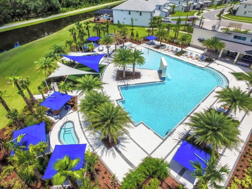 Upstay Epic 15br Mansion for Big Groups Near Parks