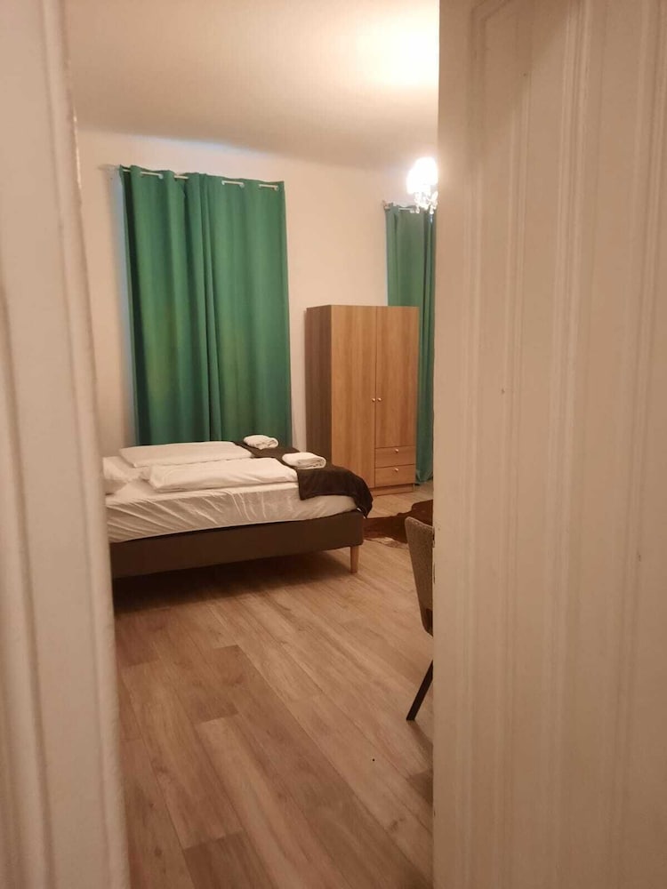 Budget 4 Apartments For Groups