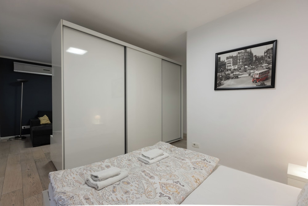 Central Studio Apartments