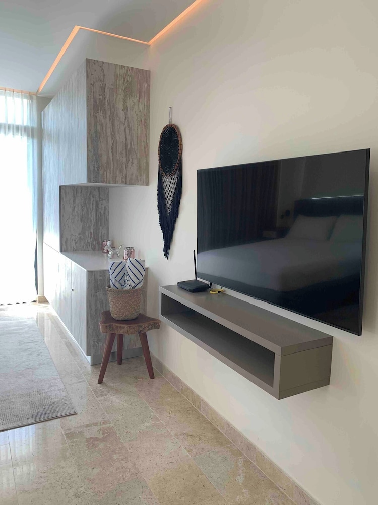 Perfect Studio Light and Nature in Aldea Zama