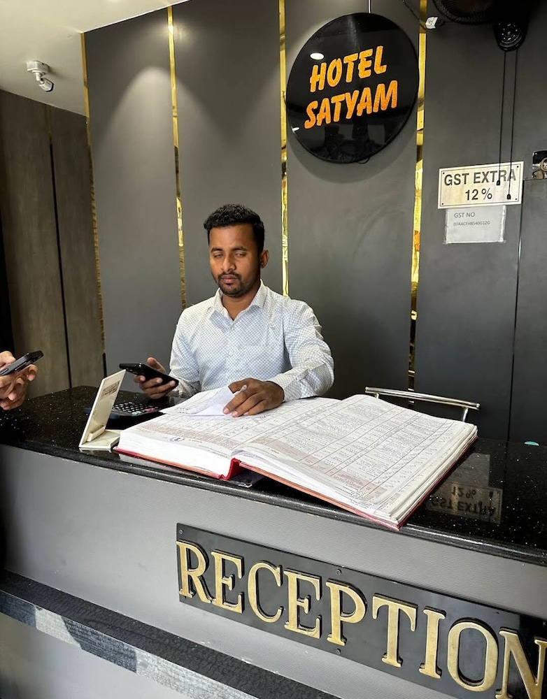 Hotel Satyam Near Ramakrishna Ashram