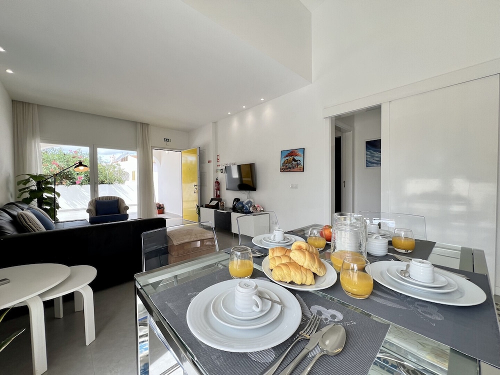 Vilamoura Club Villa 3 by Homing