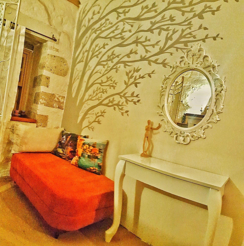 Lilyum Alaçatı Butik Otel - Image 12