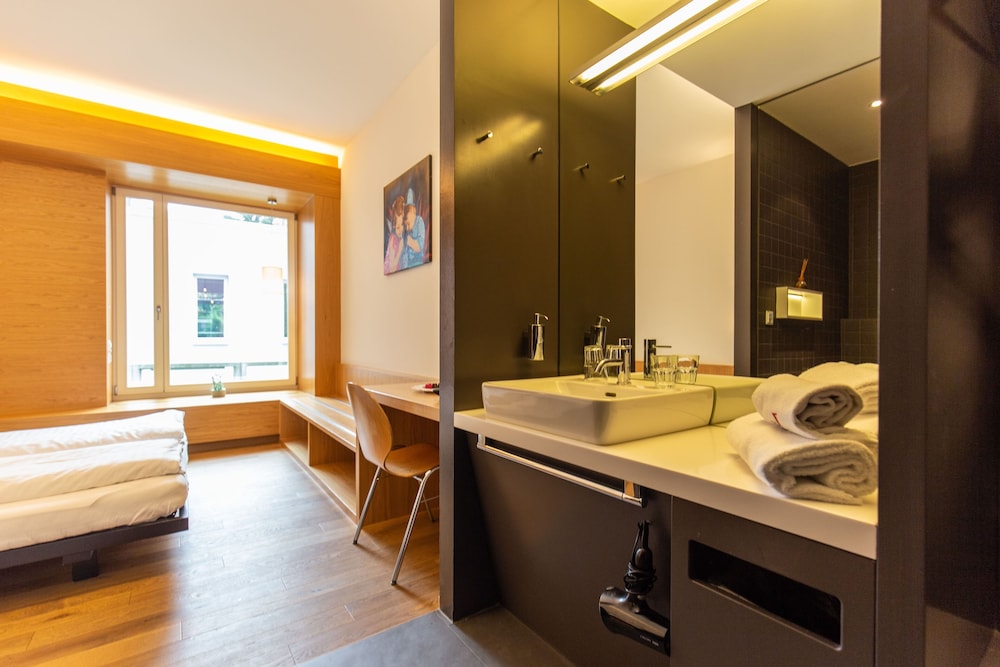 Hyve Hotel Basel - Hostel