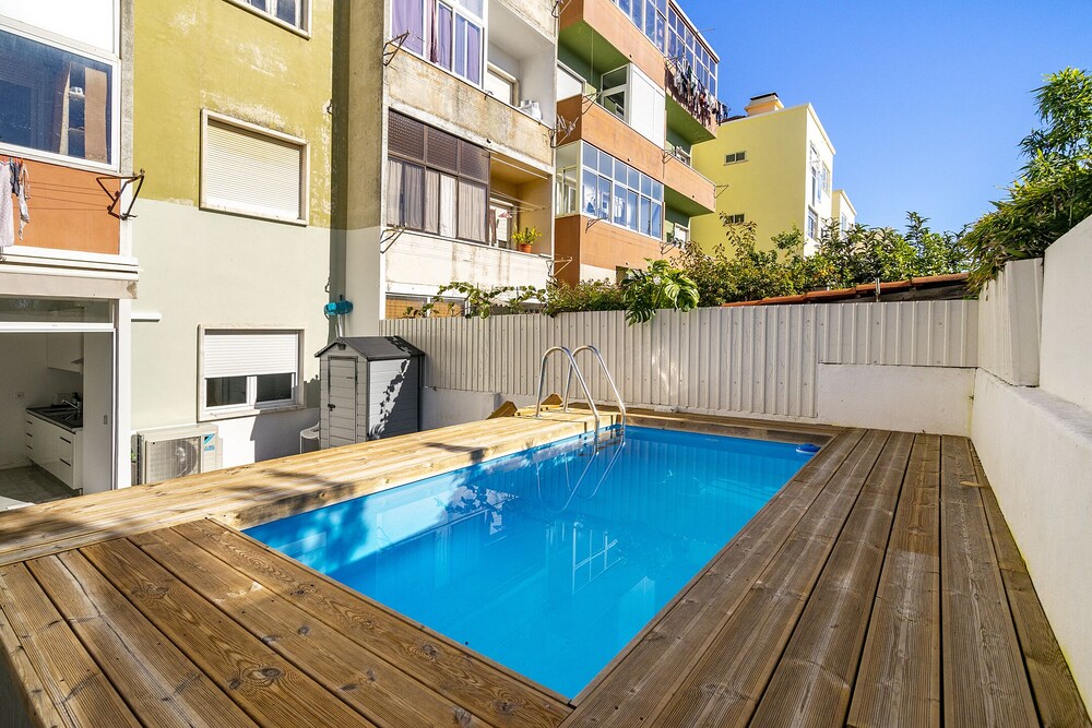 Suburban Serenity Family Home With Pool