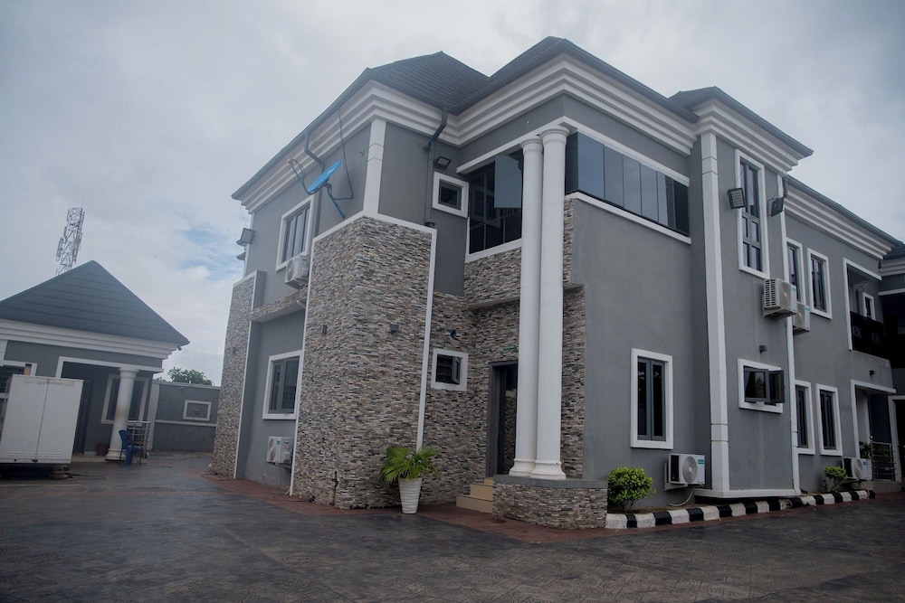 Luxurious 1 Duplex and 3 Flats Apartments, Ugbor Village RD, Benin City Nigeria