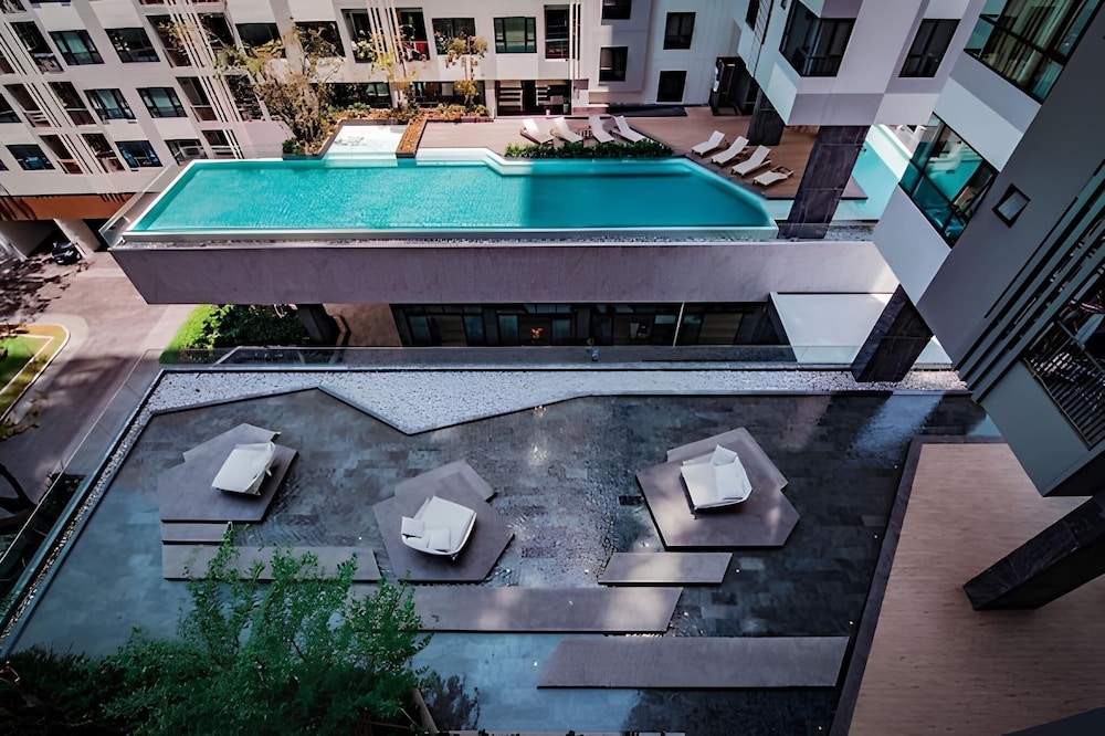 Central Pattaya Condo High Floor With A View