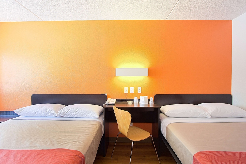 Motel 6 East Brunswick, NJ