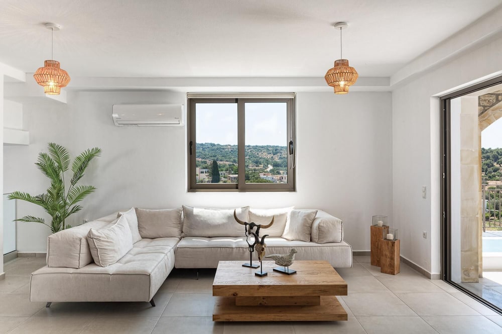 Grand Resort Villa in Eleftherna view 5