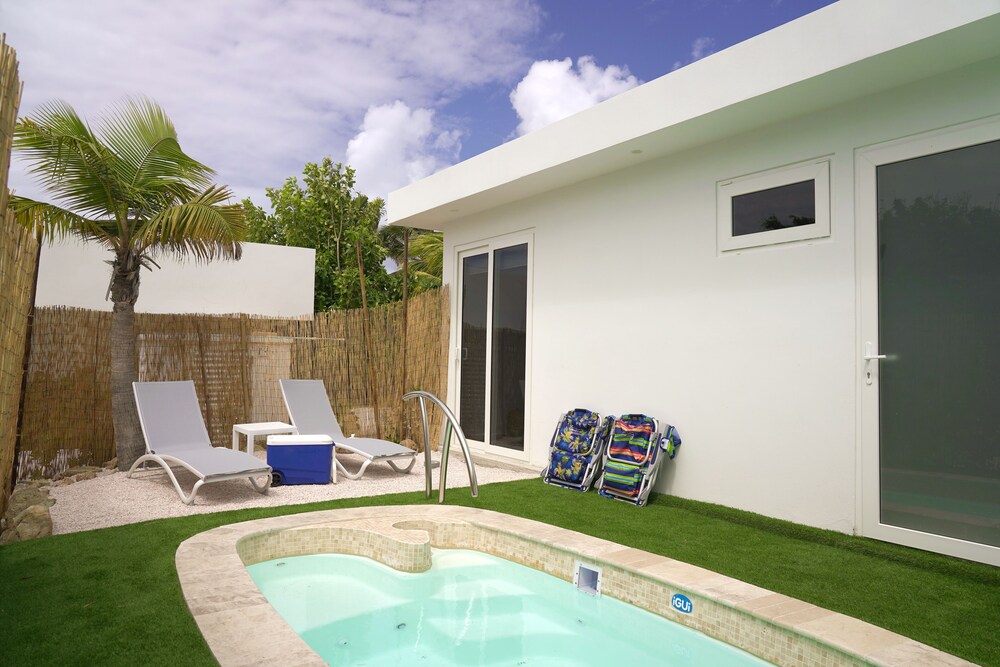 Boca Catalina Modern Villa