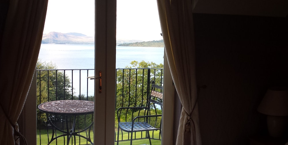 14 Lomond Castle