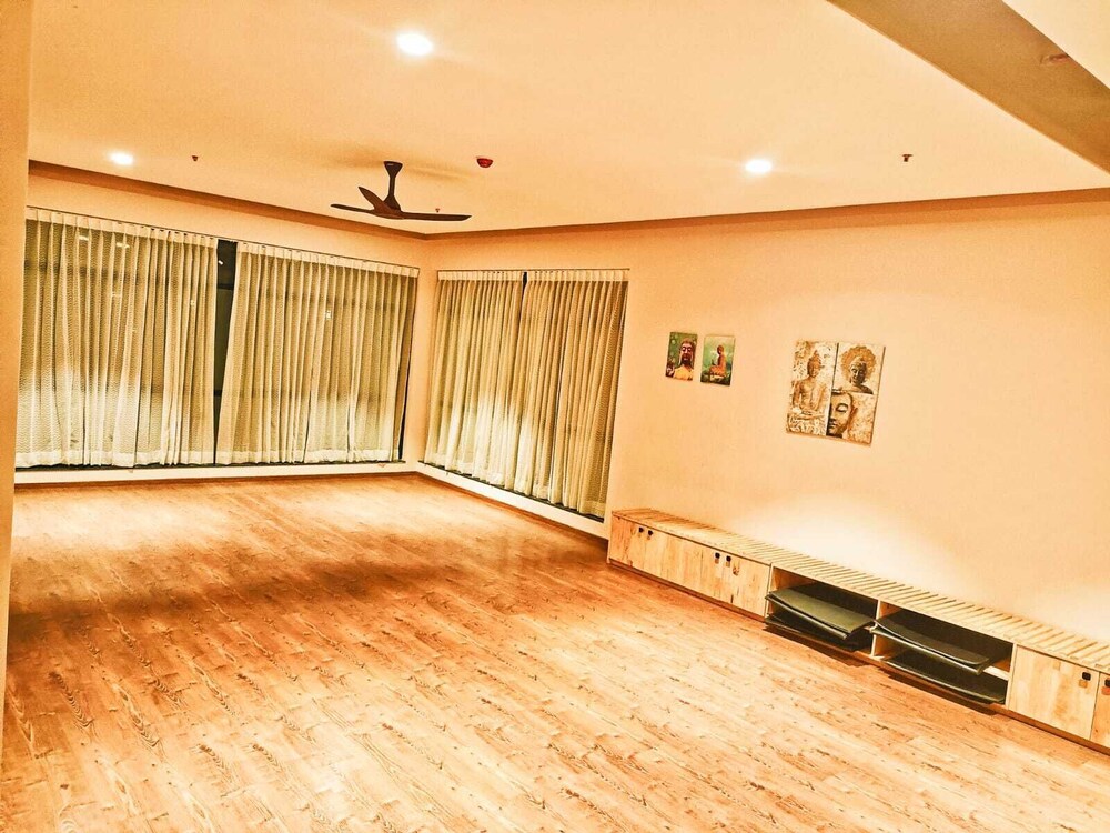 Luxury 4BHK in E-City with 40 Amenities