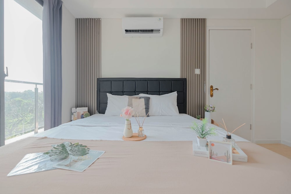 Spacious 3Br At Daan Mogot City Apartment