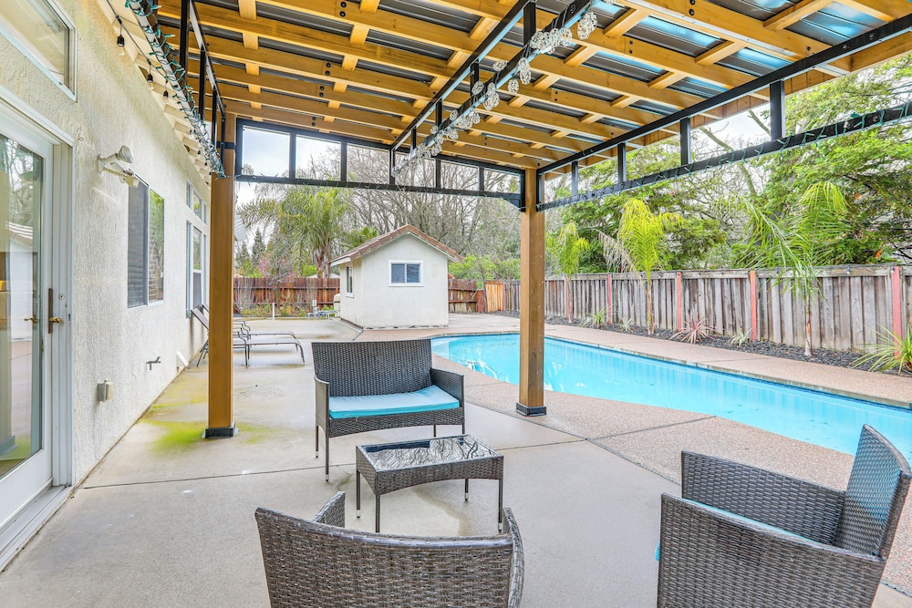 Family Home Near Folsom Lake in El Dorado Hills!
