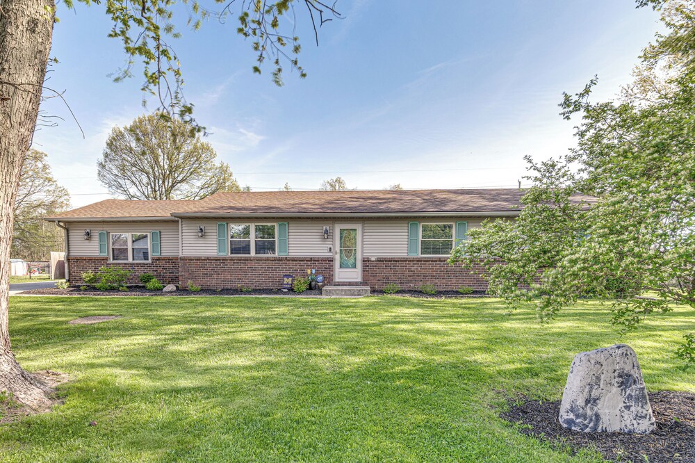 12 Mi to Indianapolis Motor Speedway: Home w/ Deck