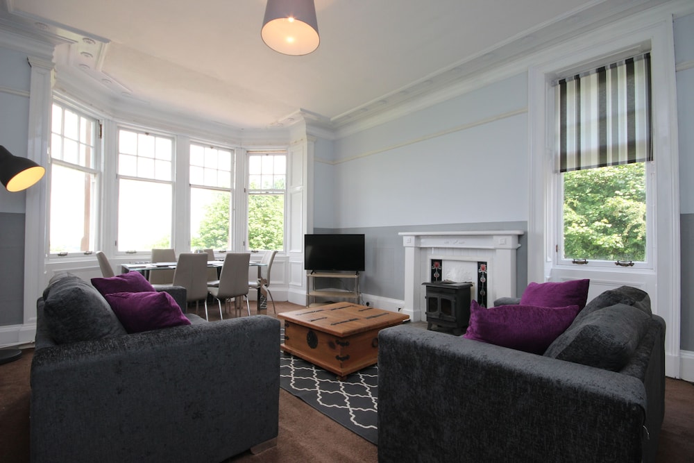 Braemount House