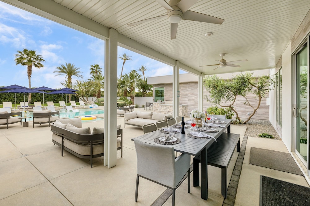 Polo Villa 10 by Avantstay Backyard Oasis w Putting Green 260320 6 Bedrooms view 5