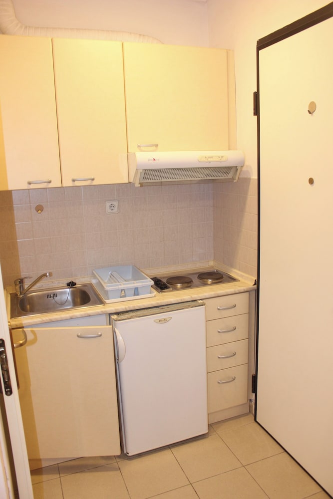 Studio Sleeps 2 With Free Parking