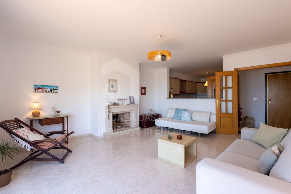 Sonho Azul Apartment by Acasadascasas
