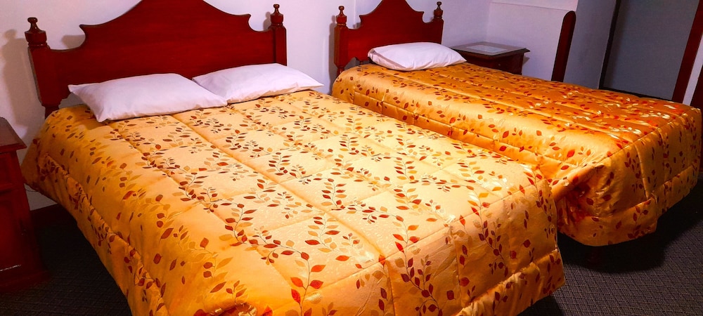 HOSTAL MONARCA view 3
