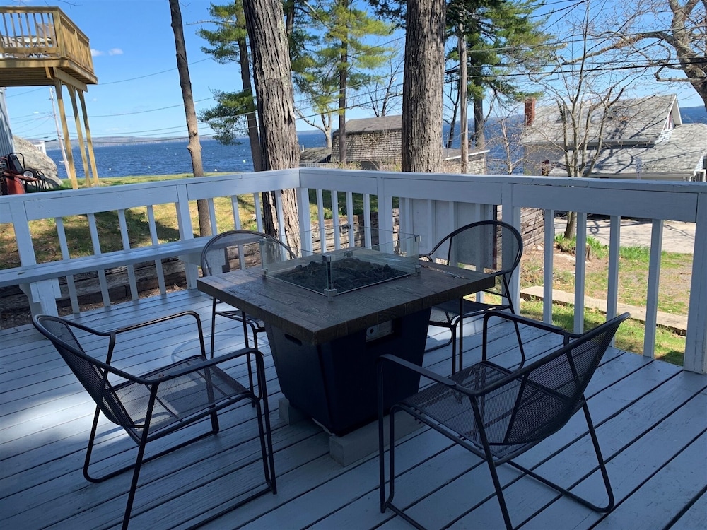 Livin The Dream Limit 6 3 Bedroom Home by RedAwning