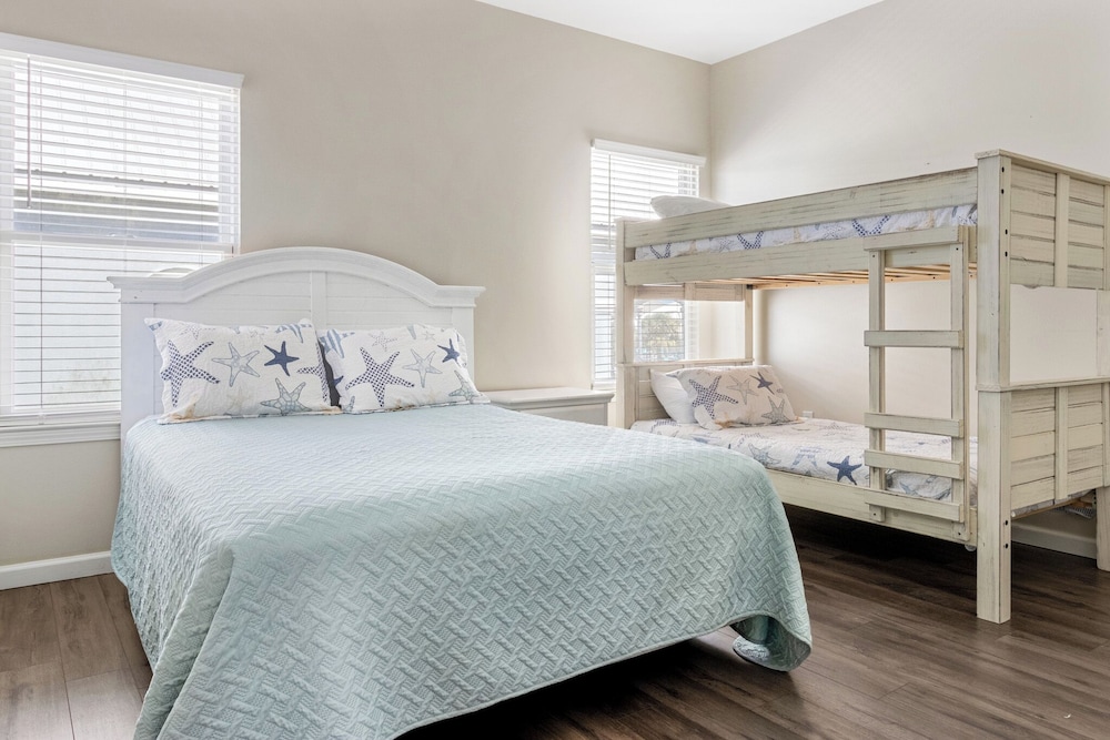 Poseidon Palace by Southern Vacation Rentals