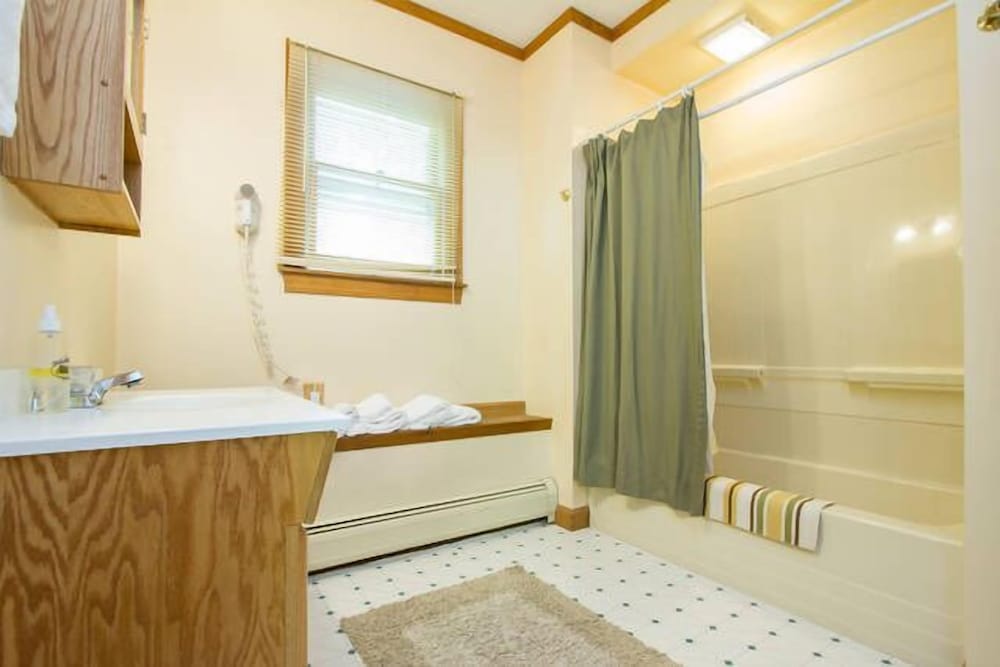 Plymouth Vacations - Salt Ash Inn - Property Image 149