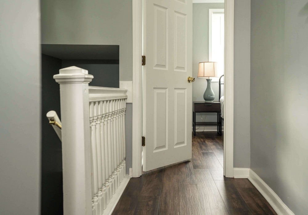 Three Blocks From Paradise Cozy Home for 8 Near Lake Geneva