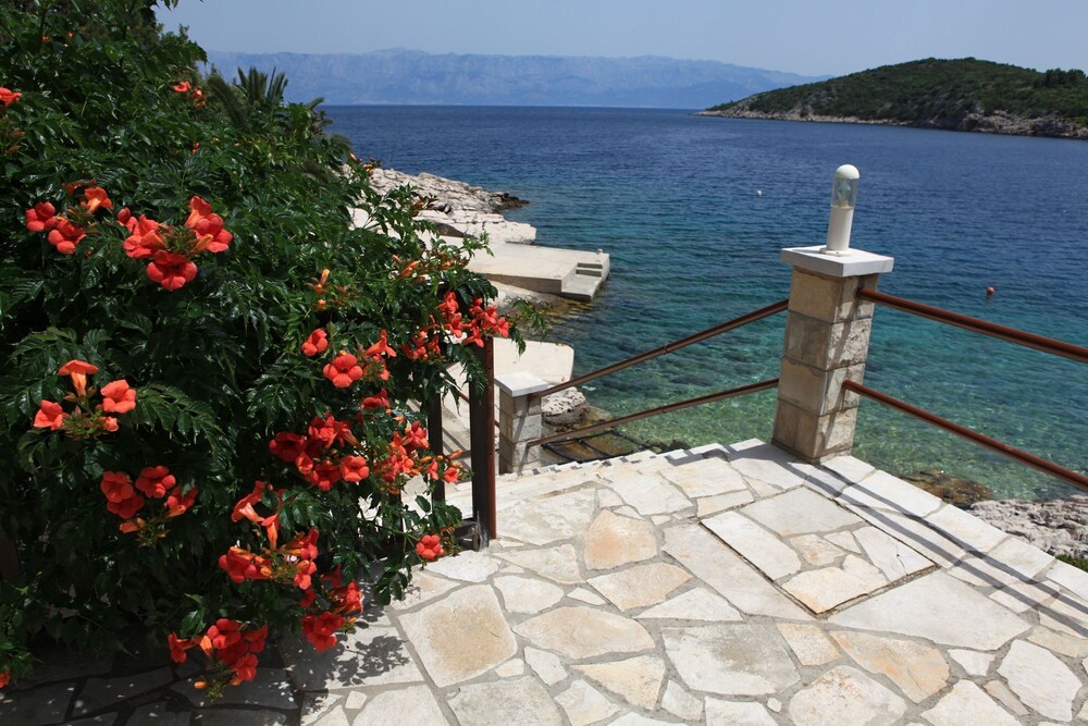 Nikola - 5 m From Beach - AF view 3