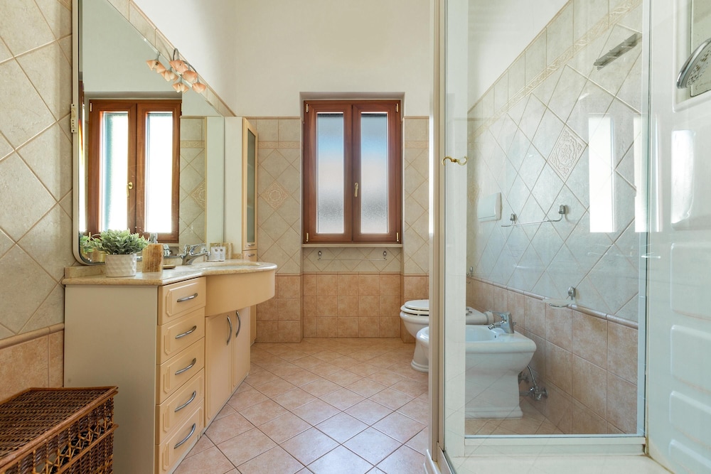 1929 Villa Simona en Ugento — bathroom